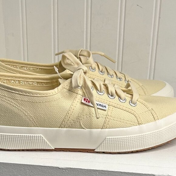 Superga 2750 Cotu Classic Sneakers (For Women) Size 8 - Picture 3 of 8
